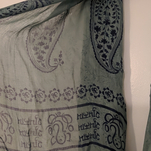 Scarf - Picture 3 of 3